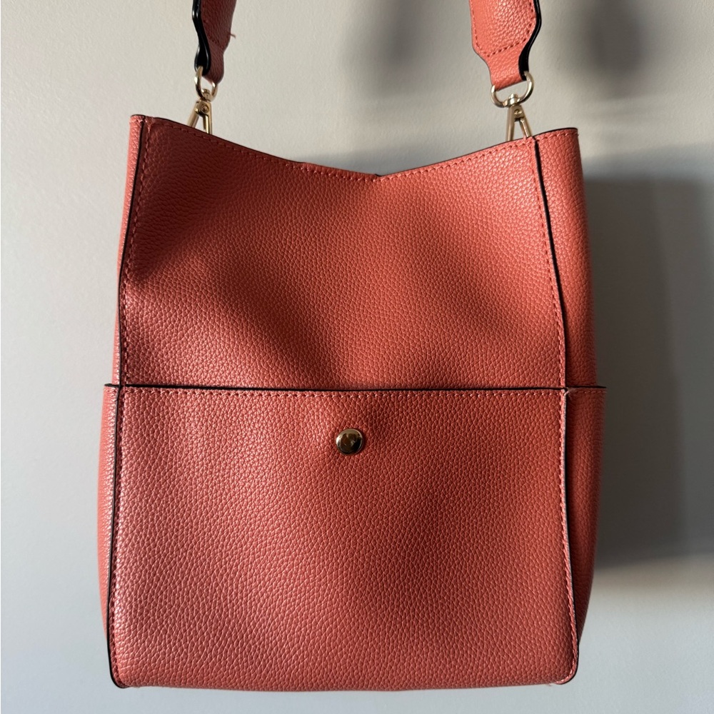 Salmon Faux Leather Bucket Bag Pebbled Soft Travel Purse NWOT - Picture 4 of 11